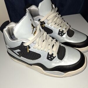 Boys 7Y Air Jordan Gray/gold/black Sneakers  F28585-070